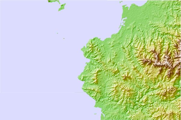 Surf breaks located close to Momi Bay