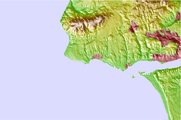 Surf spots located close to Praia do Tamariz