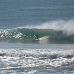 Chalet - 2.5m open ocean swell, Pines (Wainui Beach)