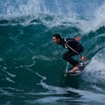 Surfing in Winkipop 