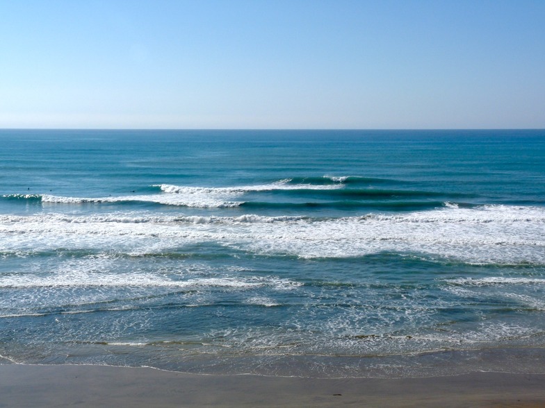 Set Waves, Makorori Centre