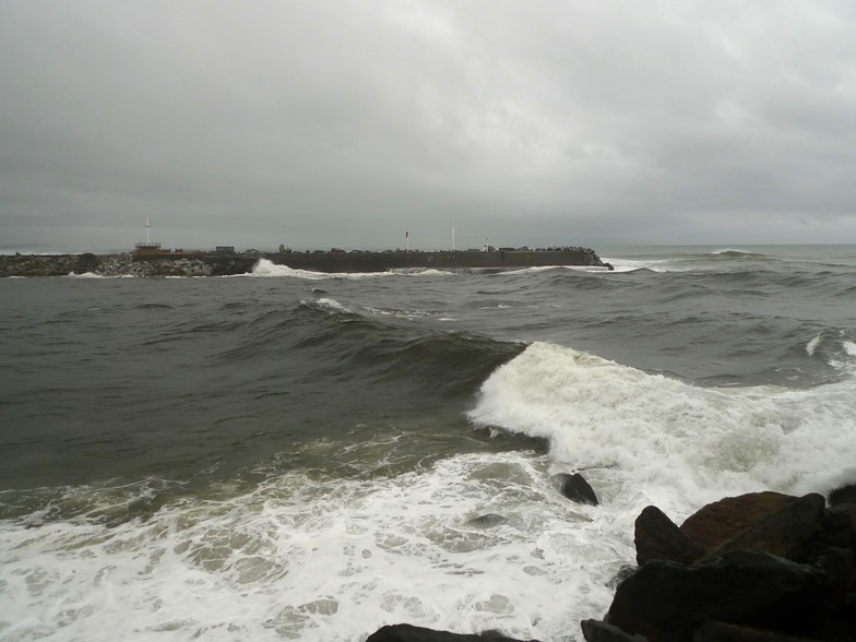 Cobden Breakwater Right-hander
