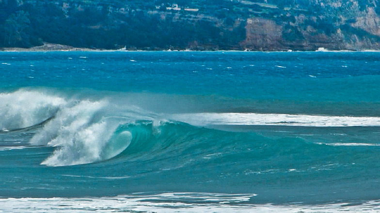 Lourdata or Lourdas Beach surf break