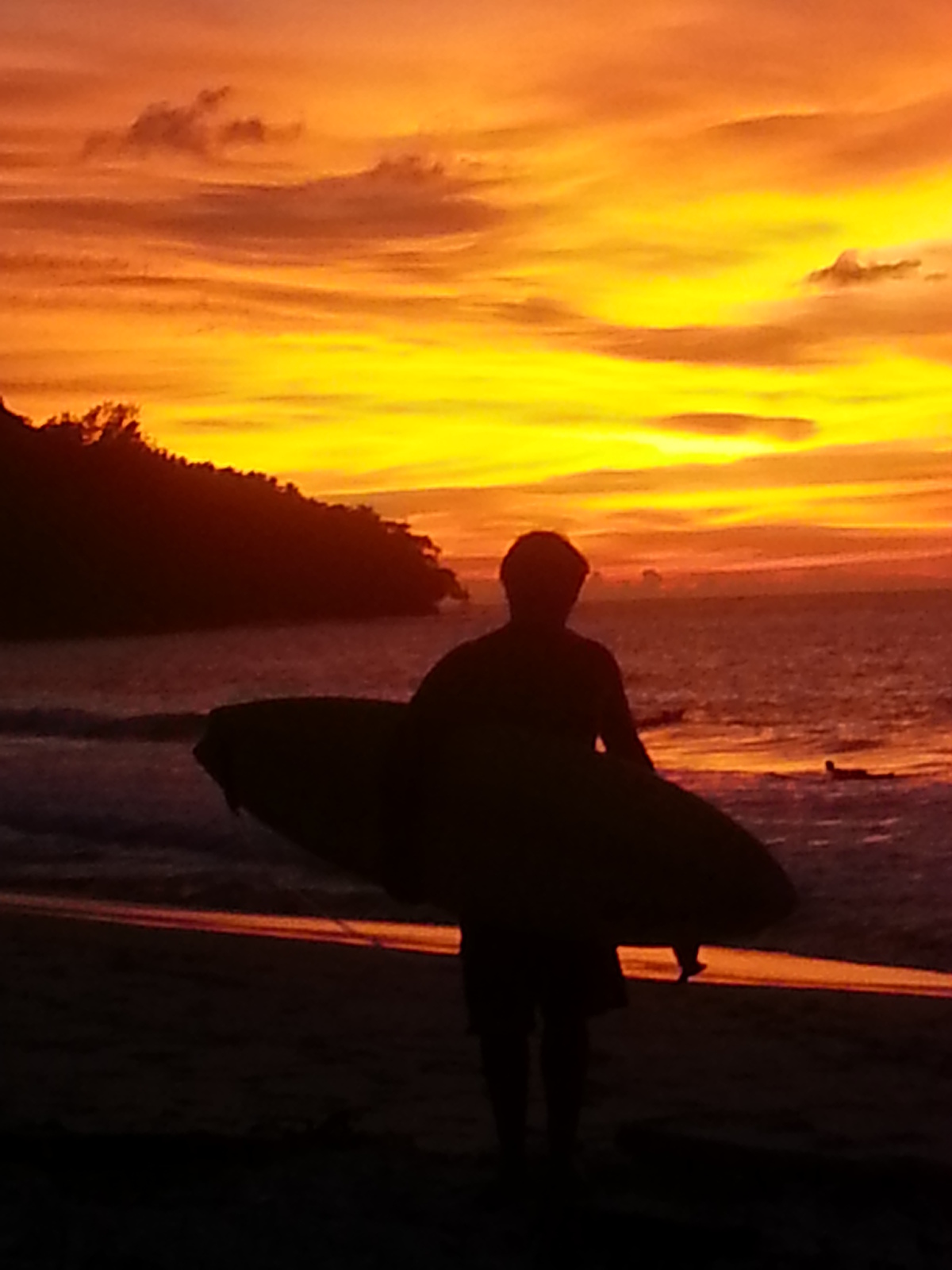 sunset at the surf shack, Kudat (Pantai Kosuhui)