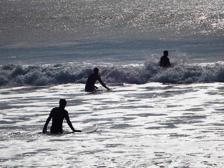 Sunday surfing, Hirtle's Beach (Hartling Bay)