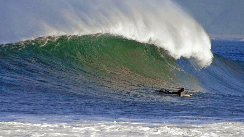 Morro Rock surf break