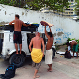 Friends searching waves, Los Cocos