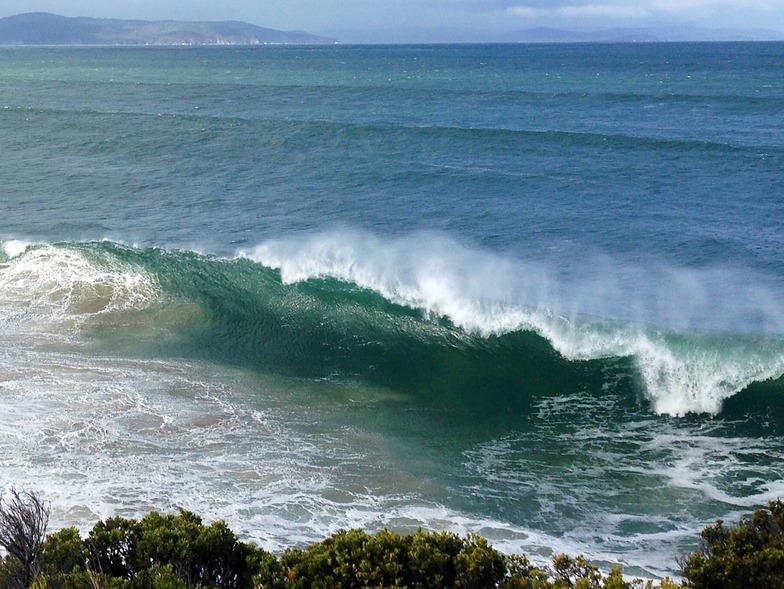 Goats Bluff surf break