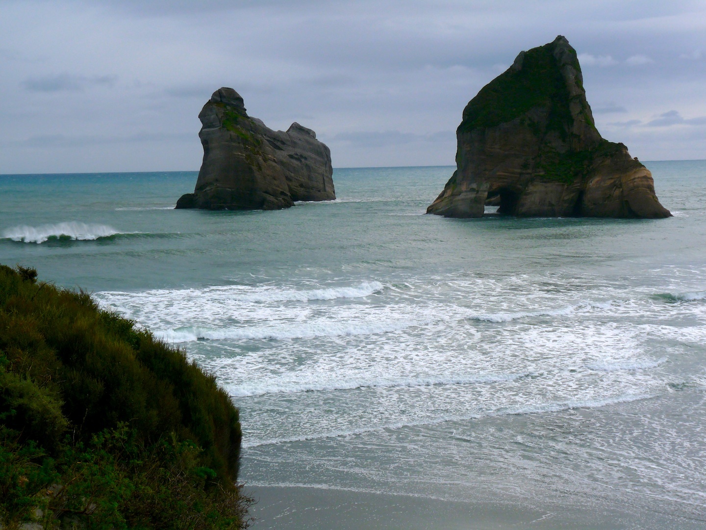 Overhead Wharariki, Wharariki Beach