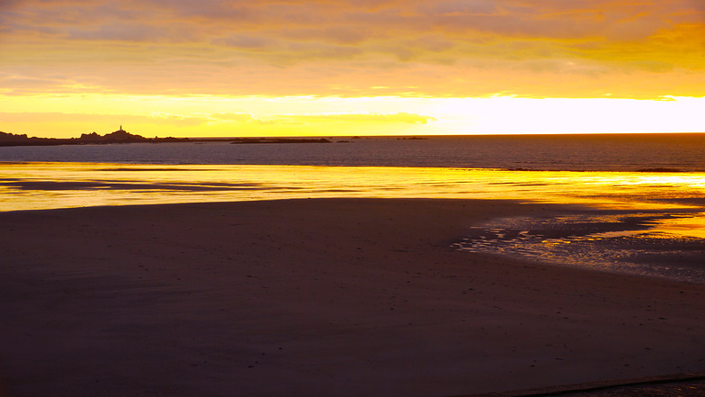 St Ouen's Bay - Watersplash surf break