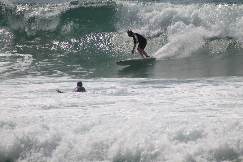 Gwenvor surf break