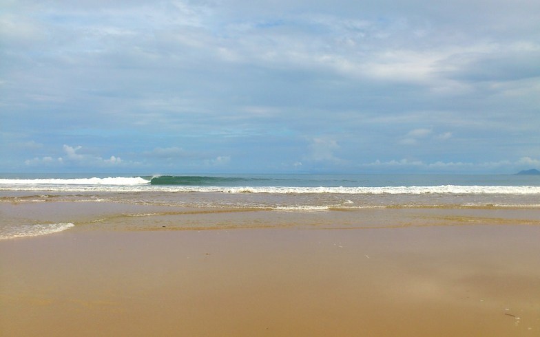 Burreh Beach surf break