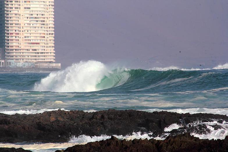 Intendencia surf break