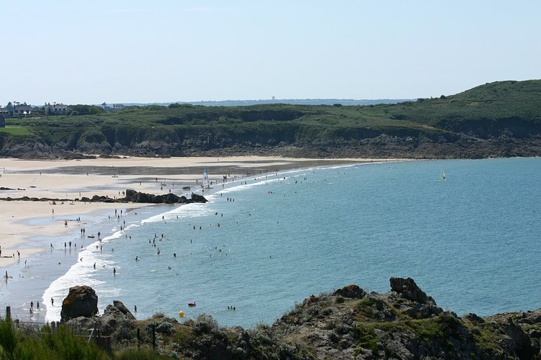 Longchamps surf break