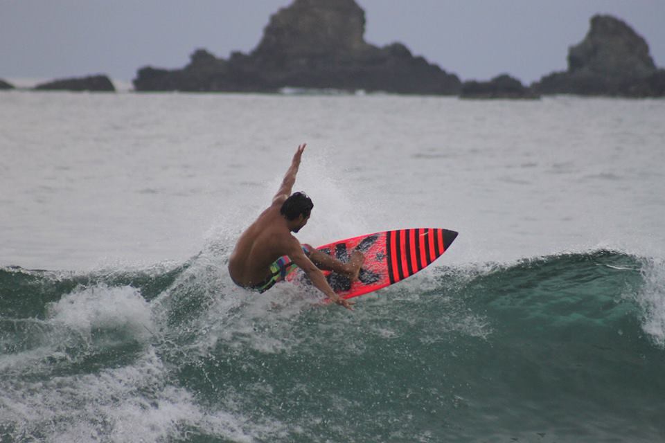 erick (leon) surf, Escolleras
