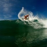 Tatiana surfing Costa, Playa Negra