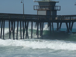 swell on the rise, Imperial Pier (North and South) photo