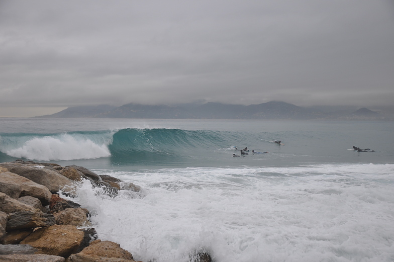 Mini Barrel glassy wave, Cannes