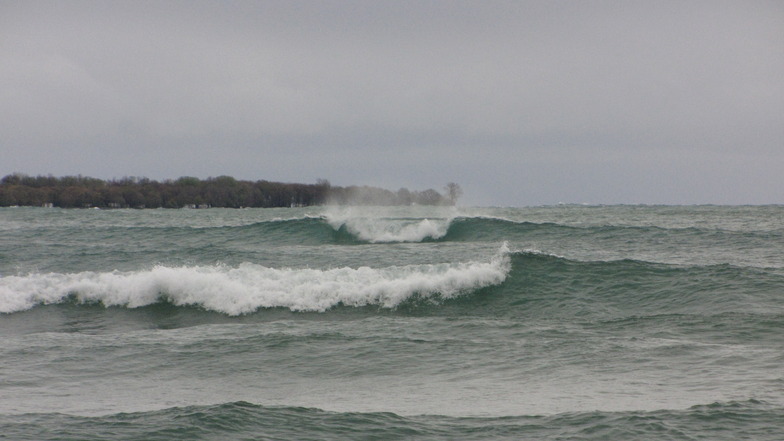 Clean Lake swell at Sandbanks, Sandbanks Provincial Park