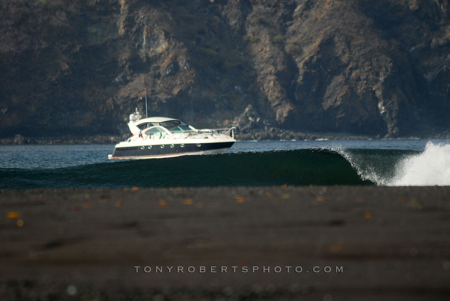 Tourist Season, Playa Negra