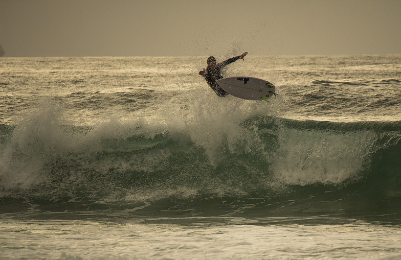 Newy Airs, Newcastle Beach