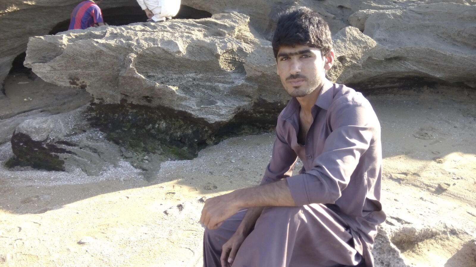 Hi,l am Mansoor Noor, Pishukan