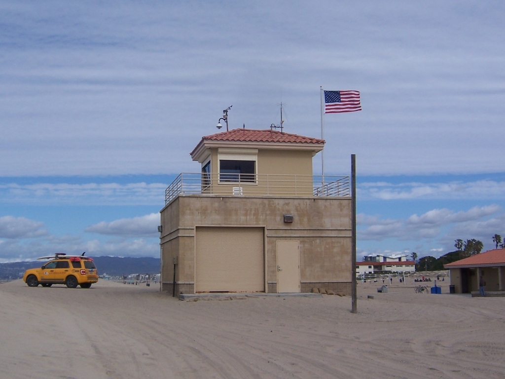 Lifeguard tower/station near Culver Blvd entrance., Gillis