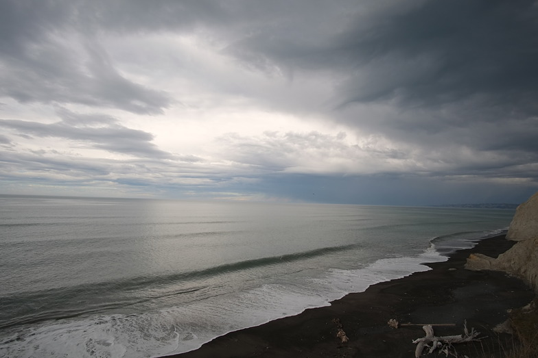 Tiny south swell, Waihua