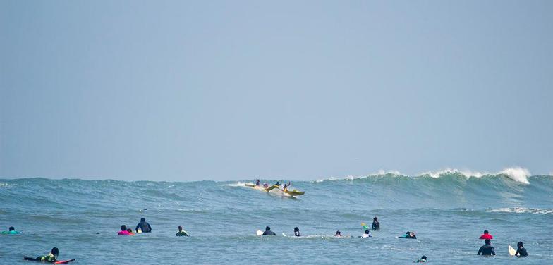 V4 Outrigger Canoe surfing Lima Peru, Makaha