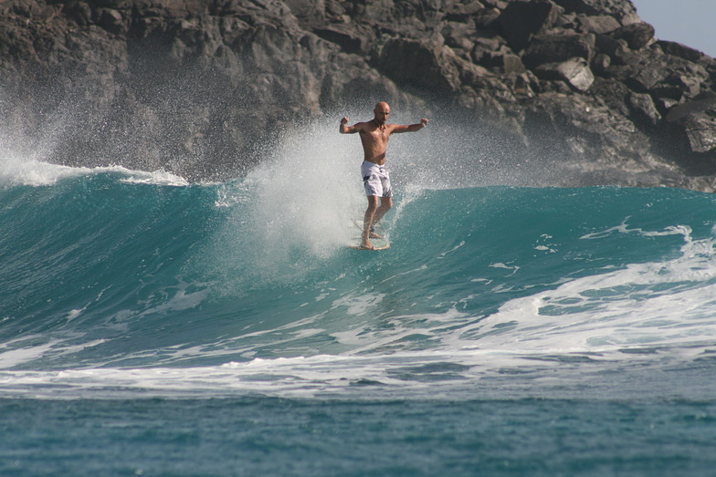 Toiny surf break