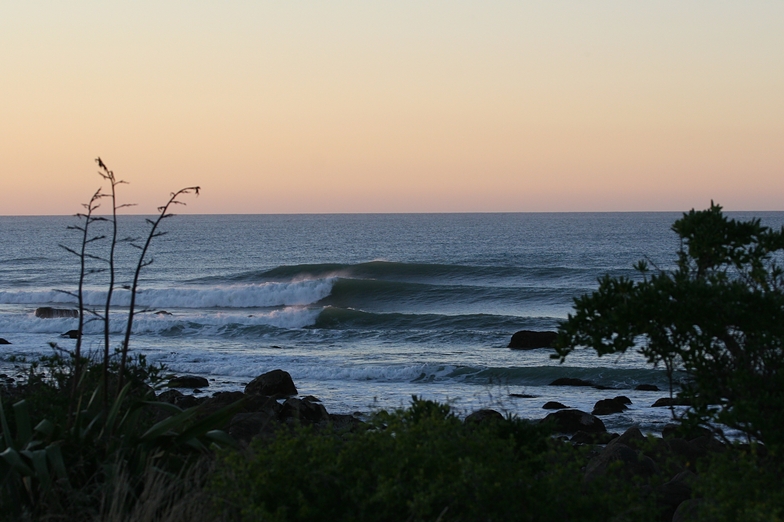 Rocky Lefts surf break