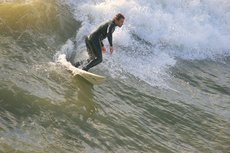 Good surfing day at the pier, Bournemouth Pier
