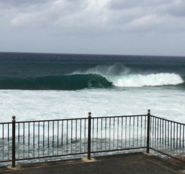 Steps surf break