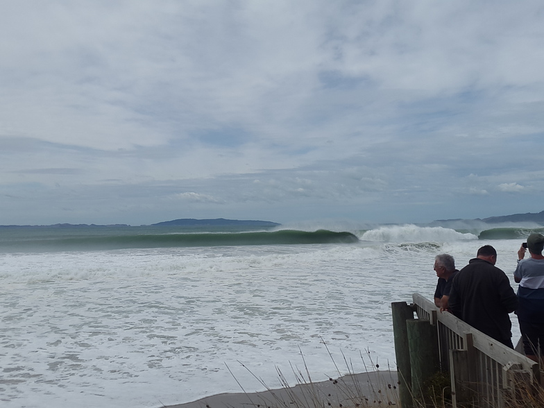 Whangapoua surf break