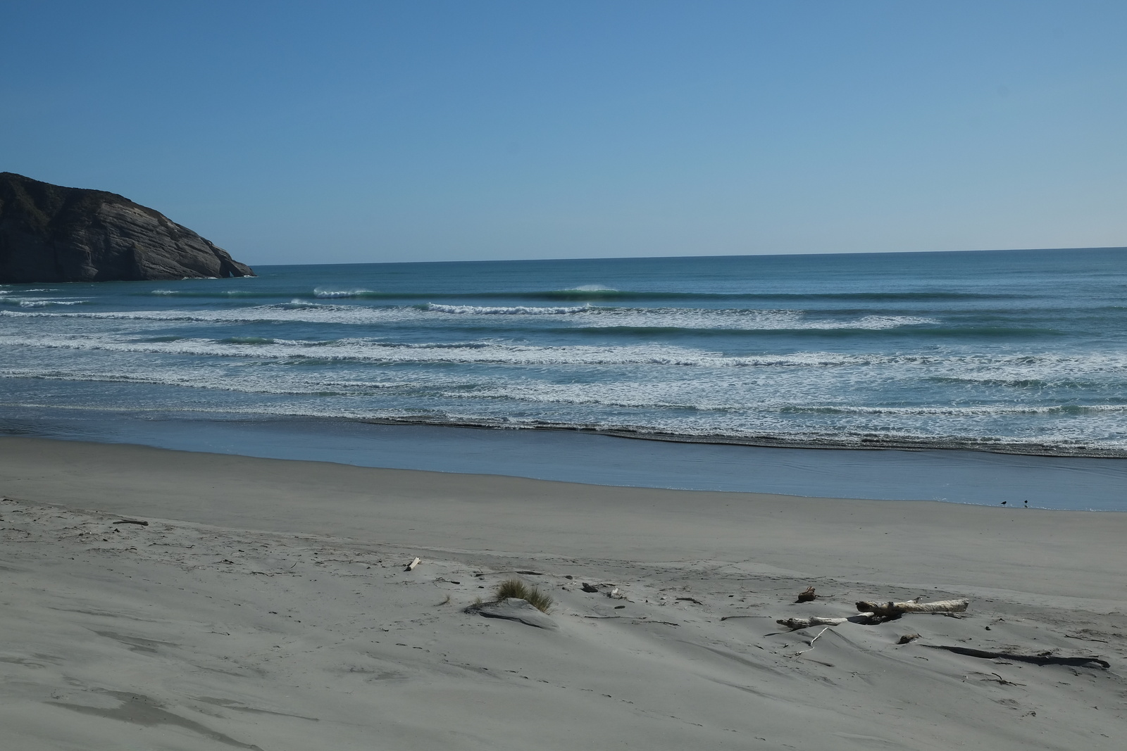 Empty Wharariki, Wharariki Beach