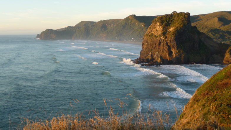 Piha-The Bar surf break