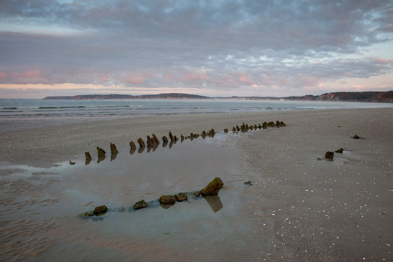 Early morning looking towards Morgat, Plage L'Aber