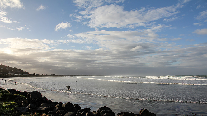 Sumner Beach, Sumner Bar