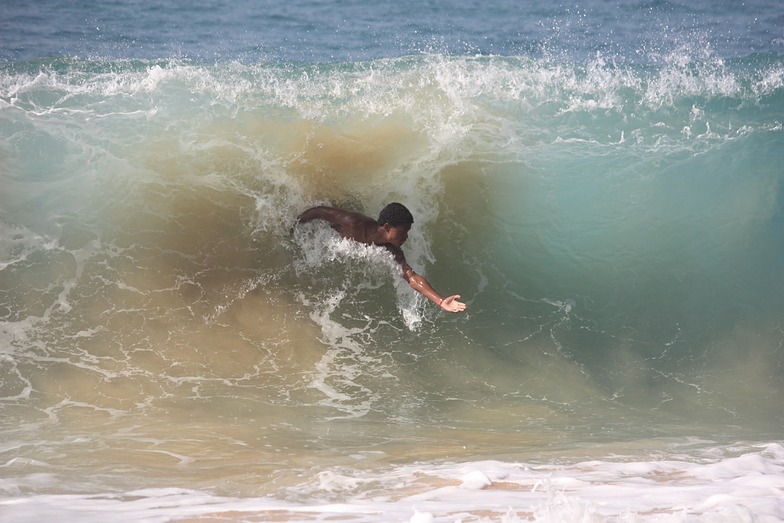 Kawika going big, Baldwin Beach Park