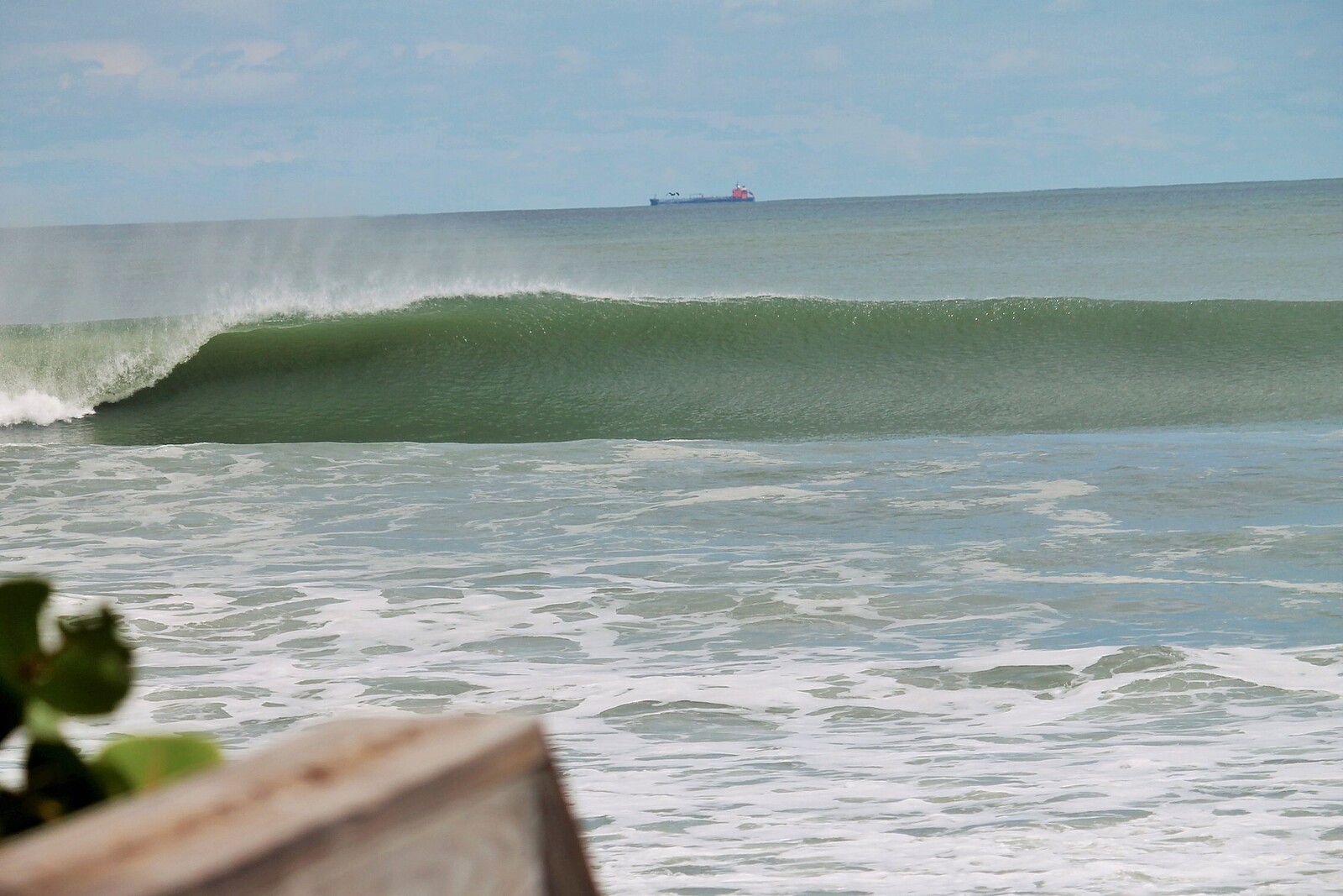 Perfect Left, Hangers