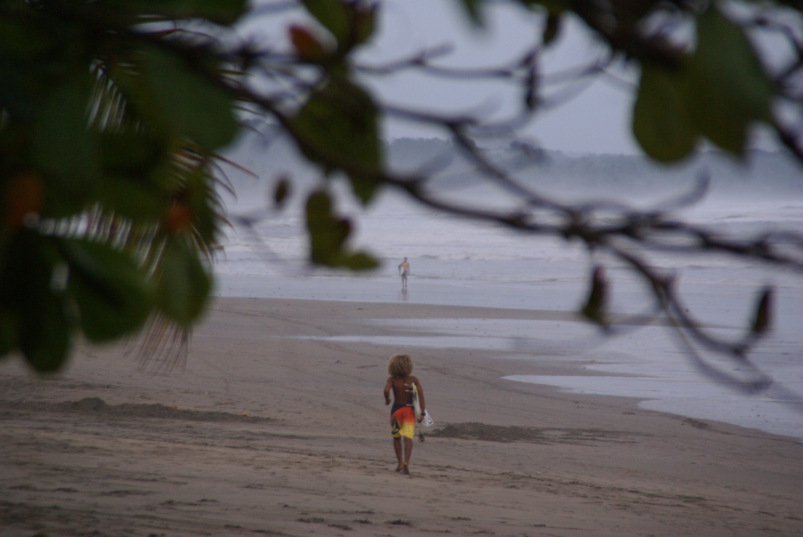 Tico Surfer, Esterillos Oeste