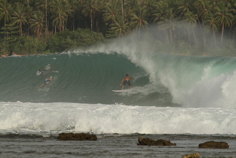 Surfer - Mauro Isola - PE, Lagundri - The Point