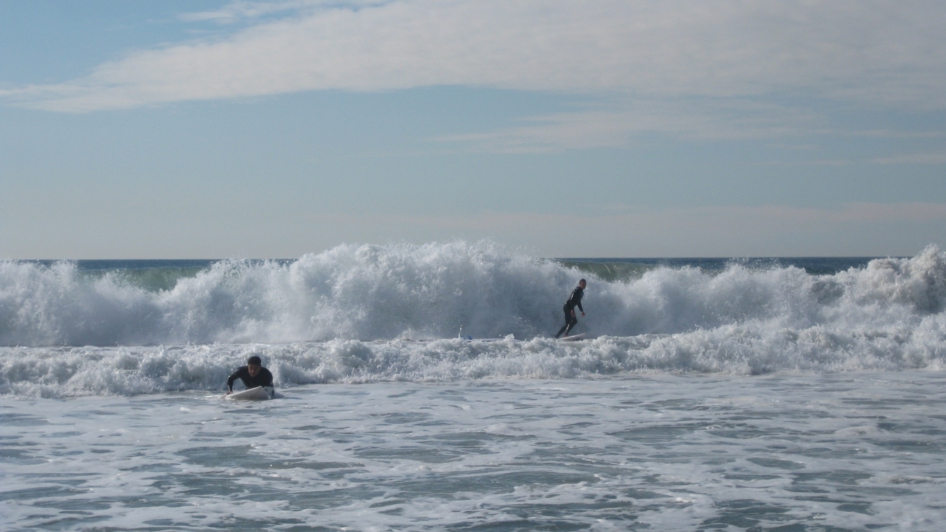 Pair of surfers, Gillis