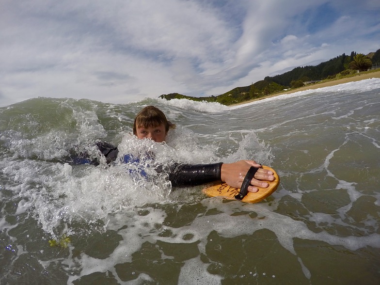 Body Surfing, Tata Beach