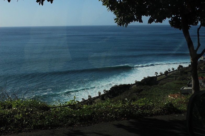 Jardim do Mar surf break