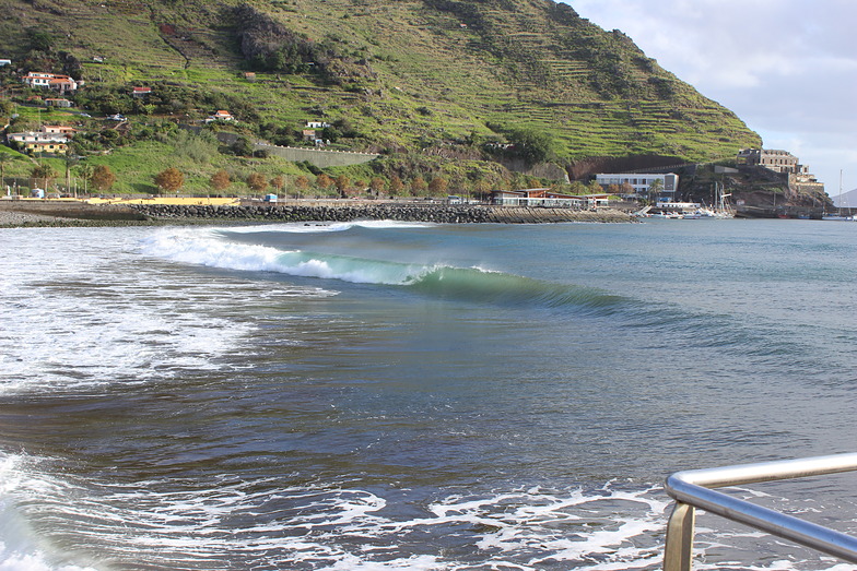 Machico surf break
