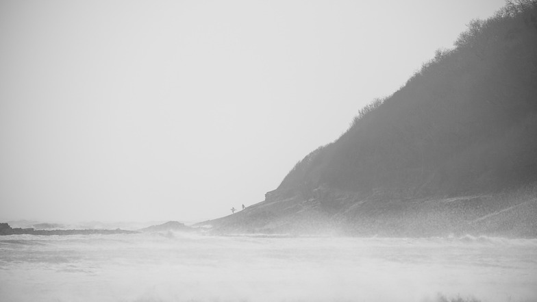 Oxwich Point surf break