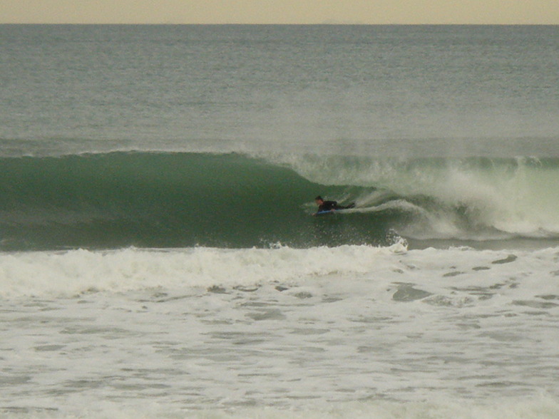 Tube, Wainui Beach - Stockroute