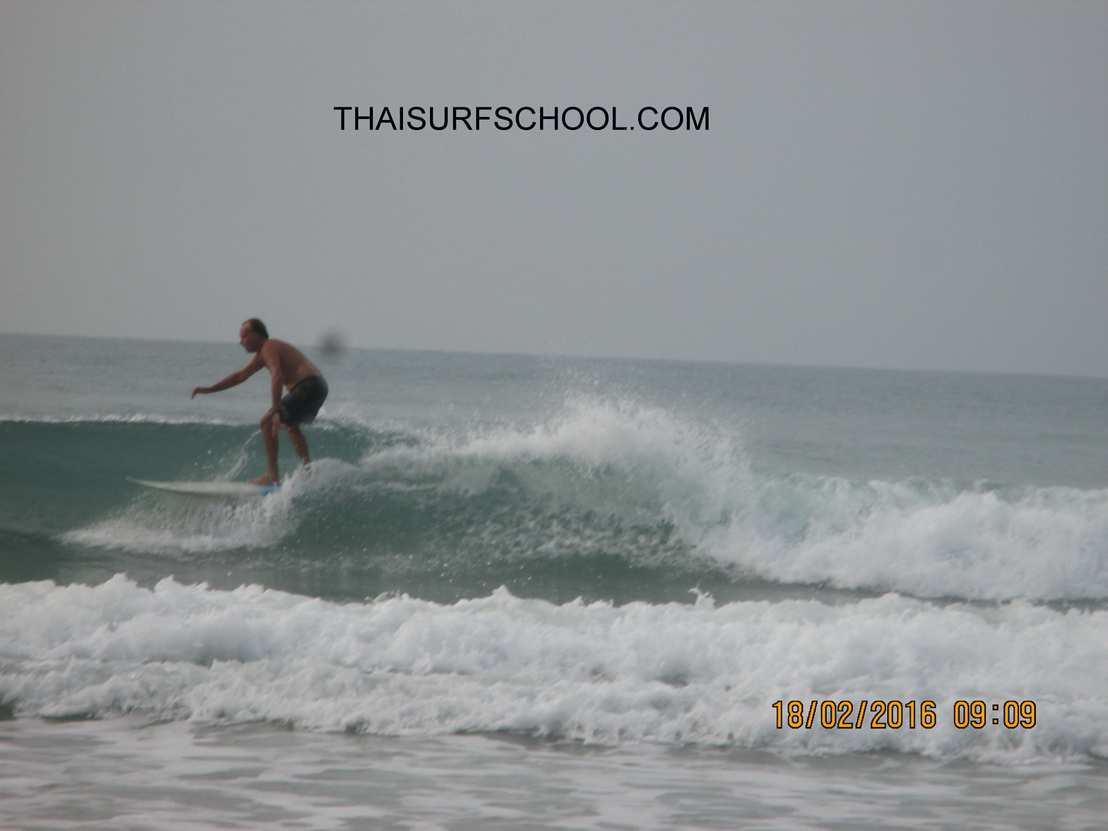 Greg Hodge surfing Rayong, Rayong Mae Ramphung Beach