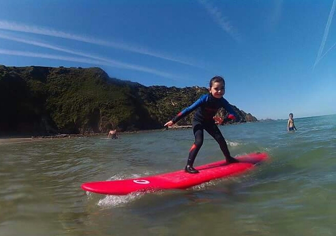 Saray 5 años surf Cadavedo, Playa de Cadavedo